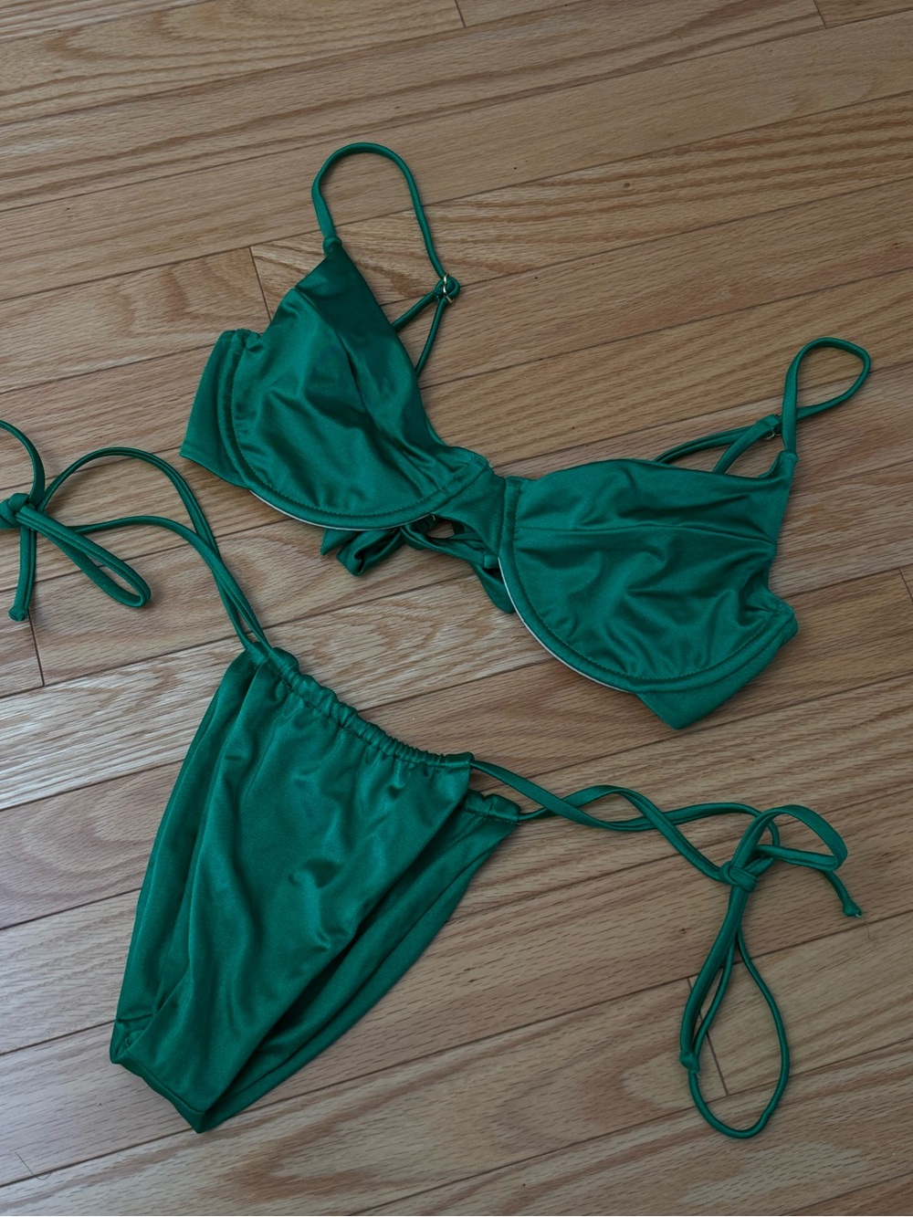 Emerald Green Two-Piece Underwire Bikini Set